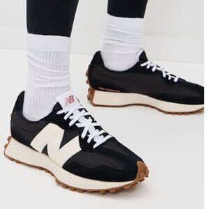 NEW BALANCE 327 IN BLACK SIZE WOMEN'S 8